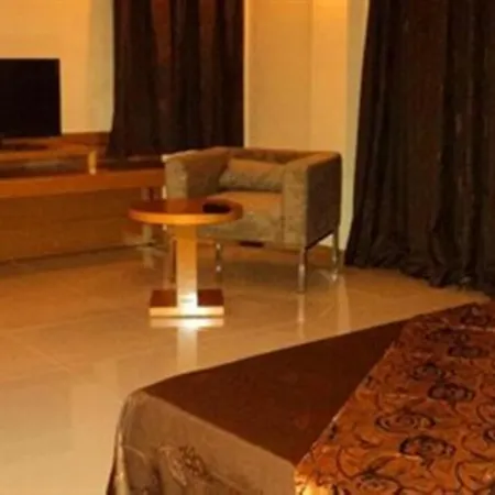 Monalysa St Honore Apartment & Studios Grand Bay Room photo