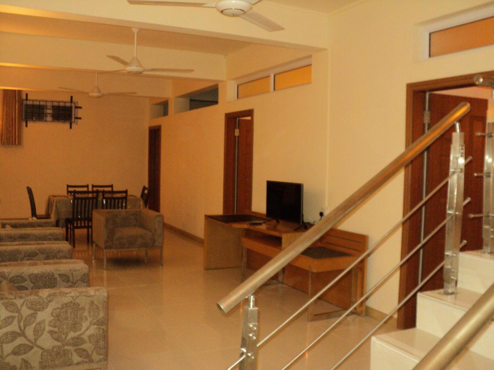 Monalysa St Honore & Apartment