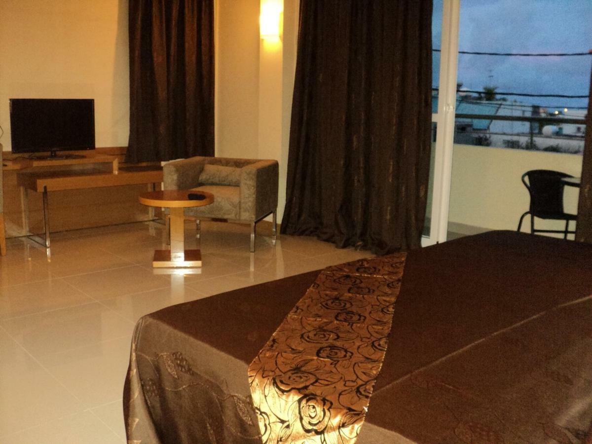 Monalysa St Honore Apartment&studios *